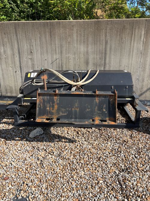 2013 Hydraulic Angle Broom/Sweeper Attachment - Image 6